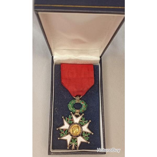 M�daille L�gion d'honneur chevalier 3�me R�publique brillant diamant