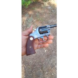 Magnifique colt new police .