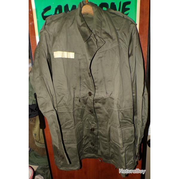 VESTE DE L'ARMEE FRANCAISE AVEC ETIQUETTE 1968  , TAILLE  MILITAIRE 104 SOIT 41-42 EN TAILLE CIVILE