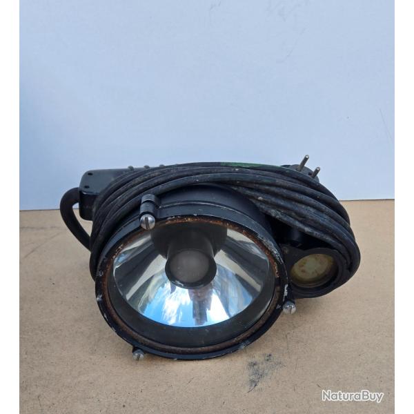 Lampe de signalisation de navire anglais Aldis associ� Iver C. Weilbach danois dans son coffre ww2