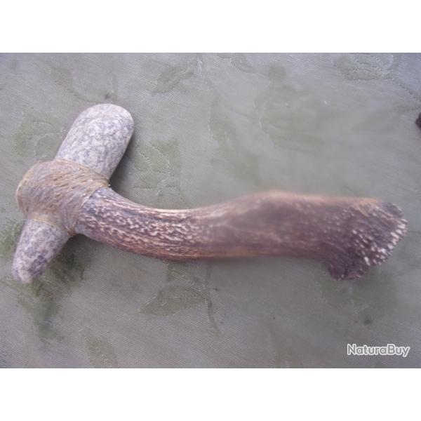 reproduction de hache n�olithique 32 cm