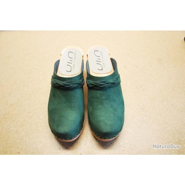 Sabots su�dois femme talons larges bois et cuir tannage v�g�tal ou nubuck vert ardoise
