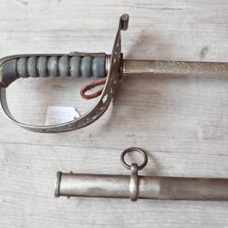 Joli sabre de gala suisse avec lame gravée.