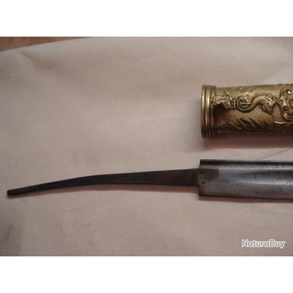 Lame et fourreau dans leur jus.