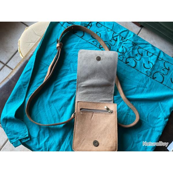 Petite sacoche en cuir pour cartouches ou autres, pas de prix de r�serve