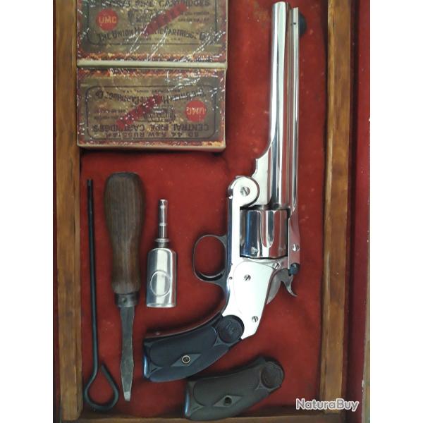 Superbe Smith et Wesson num�ro 3 44 Russian en coffret ch�ne massif
