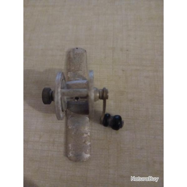 Petit Moulinet ancien en aluminium