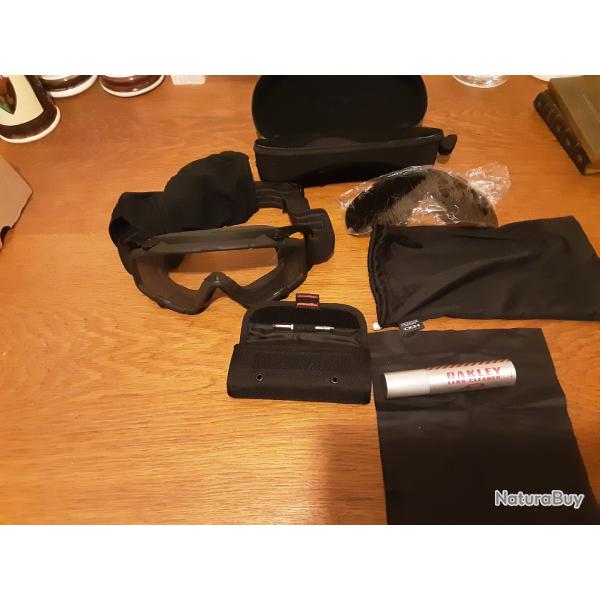 Lunette avec kit de nettoyage Oakley pour masque balistique
