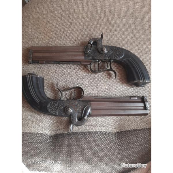 UNE PAIRE DE PISTOLETS A PISTON TRES GENTIL ET RARE!