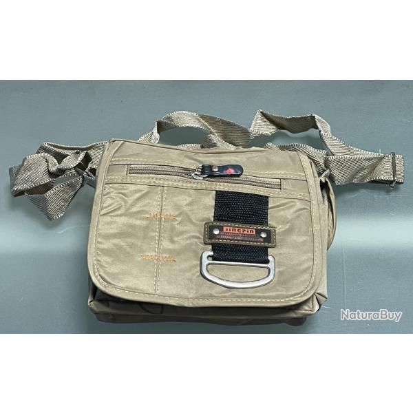 PETITE SACOCHE AVEC BANDOUILLERE