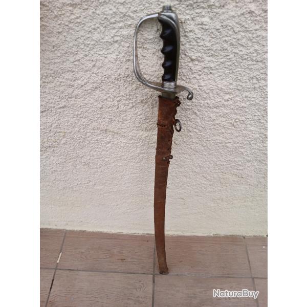 ANCIEN SABRE D OFFICIER  U.S.  AVEC SON FOURREAU ET PROTECTION CUIR  . MOD 1902 .
