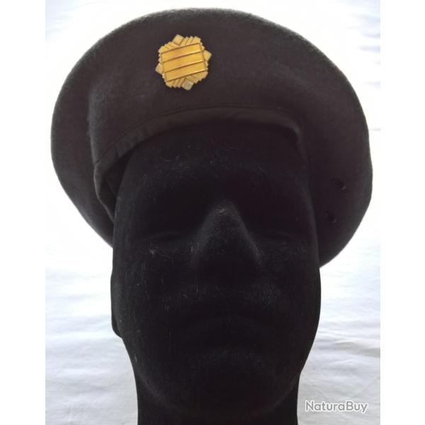 B�ret police serbe