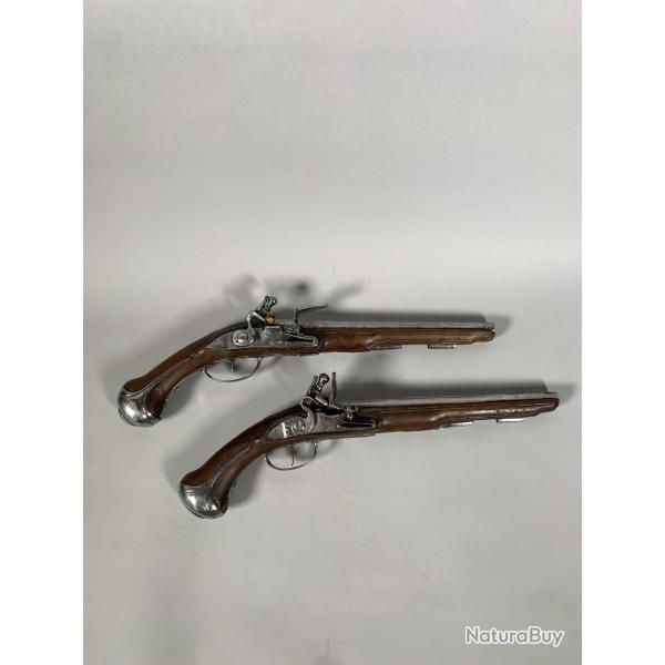 Paire De Pistolets D'officier � Silex XVIII�me Si�cle manufacture de Saint Etienne