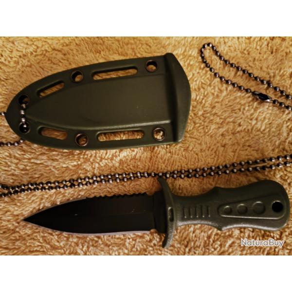 Couteau de cou, � porter sous son haut, l�ger, discret mais utile.