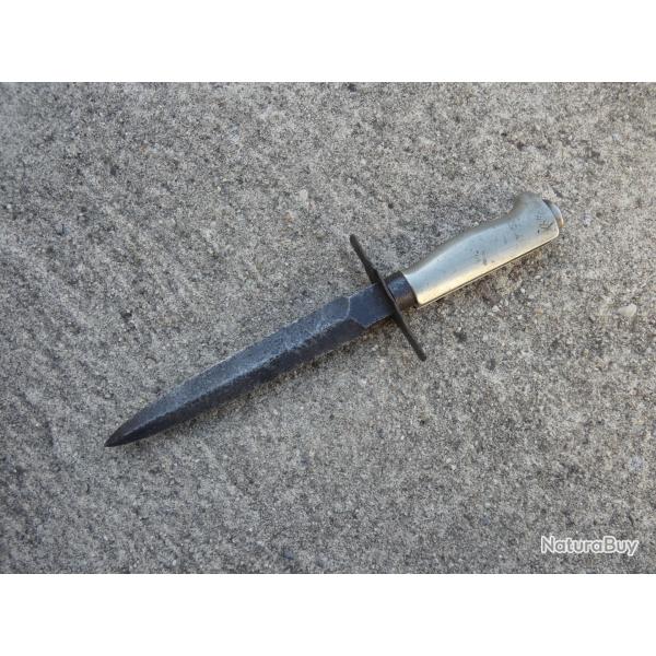 Rare Poignard de Tranch�e Style Vengeur Poign�e Lebel sans Fourreau