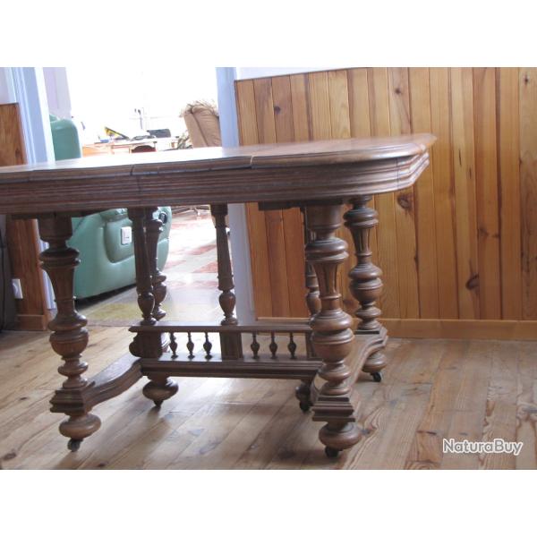 Vd table de salle a manger ancienne a roulettes