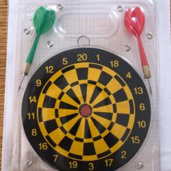 Jeux: mini cibles et fl&eacute;chettes