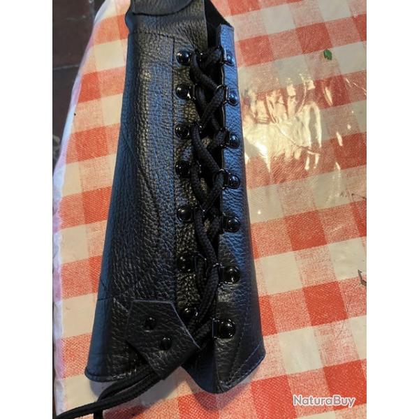 Brassard de protection en cuir