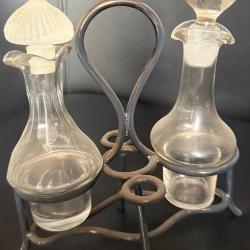 Huilier-vinaigrier ancien