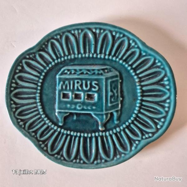 Mignon vintage cendrier, vide poche ou porte savon un classique antique Fran�ais po�le � bois