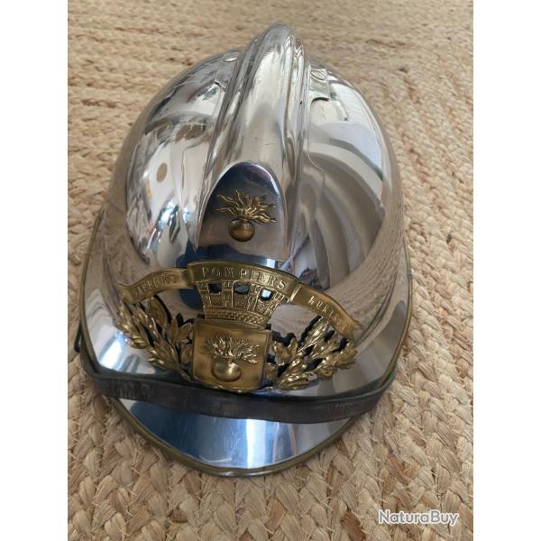 Casque de pompier ancien mod�le 33 de Montron