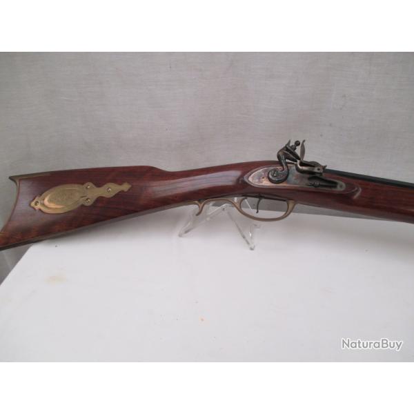 beau fusil a silex KENTUCKY cal. 45 canon ray� et bronz� . arme typique de la conqu�te de l'ouest