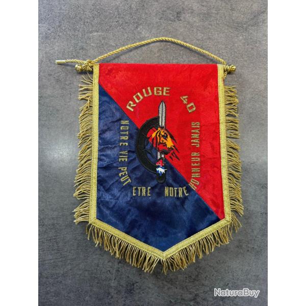 Fanion militaire rouge 40