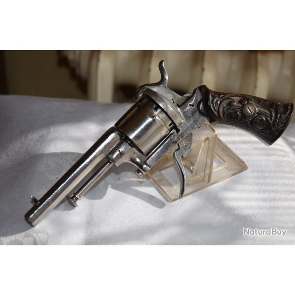 TRES PETIT REVOLVER 7 MM A BROCHE