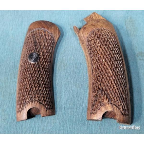 Paire de plaquettes r�volver 1892 r�glementaire Francais