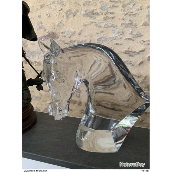 Sculpture T�te de Cheval LALIQUE Cristal incolore : H 38 cm x L 37.5 cmx l 14 cm  . Poids : 20.0 kg