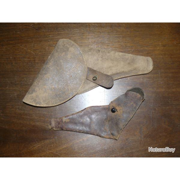 Deux �tuis pour petits revolvers