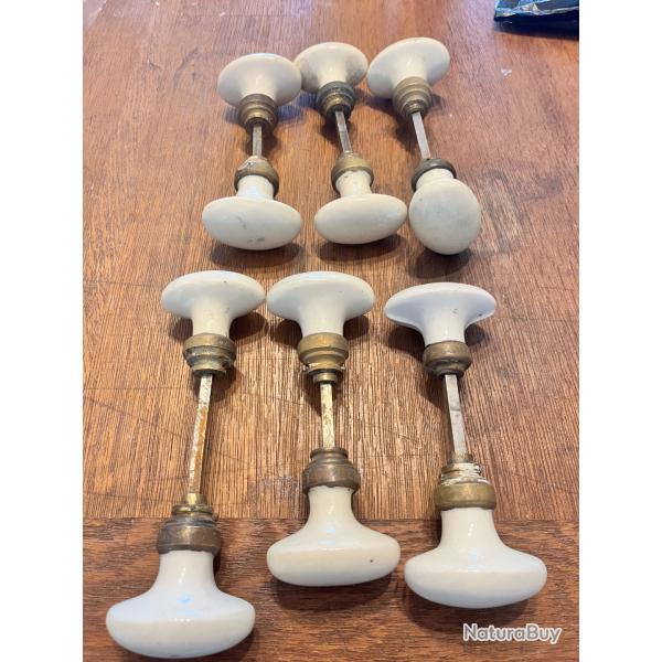 Lot d'ancienne poigne en porcelaine