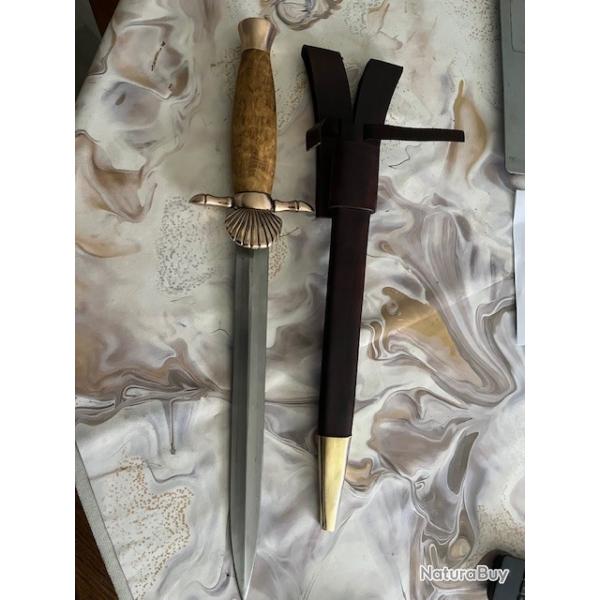 Jolie dague de chasse