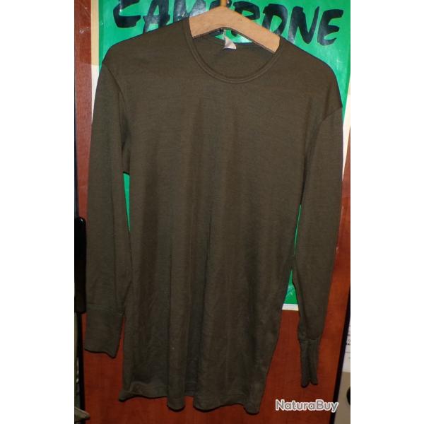 SOUS VETEMENT KAKI DE L'ARMEE FRANCAISE , TAILLE 39-40  SOIT M VENDU EN BON  ETAT  ,FABRICATION FRAN