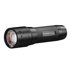 Lampe torche P7 Core 450 Lumens port&eacute;e 300m piles LR3 incluses