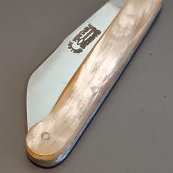 ANCIEN COUTEAU, V&Eacute;RITABLE BROSSARD, THIERS, XX&egrave;me, manche CORNE, guilloch&eacute;.