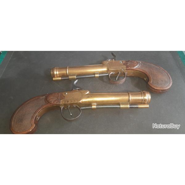 PAIRE DE PISTOLET A PERCUSSION DE MARINE