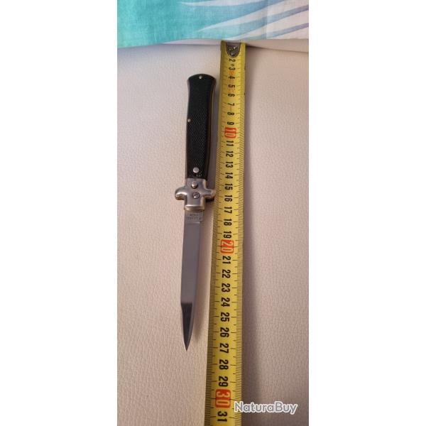 Couteau ancien automatique espagnol des ann�es 70