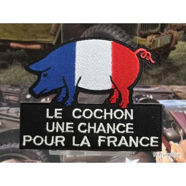 Le cochon une chance pour la France - Hauteur : 70 mm Largeur : 85 mm � coudre ou � thermocoller