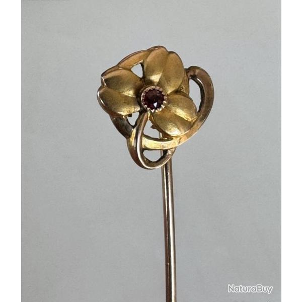 Epingle � cravate en or massif 18 carats - D�but XX�me - Broche - spinelle