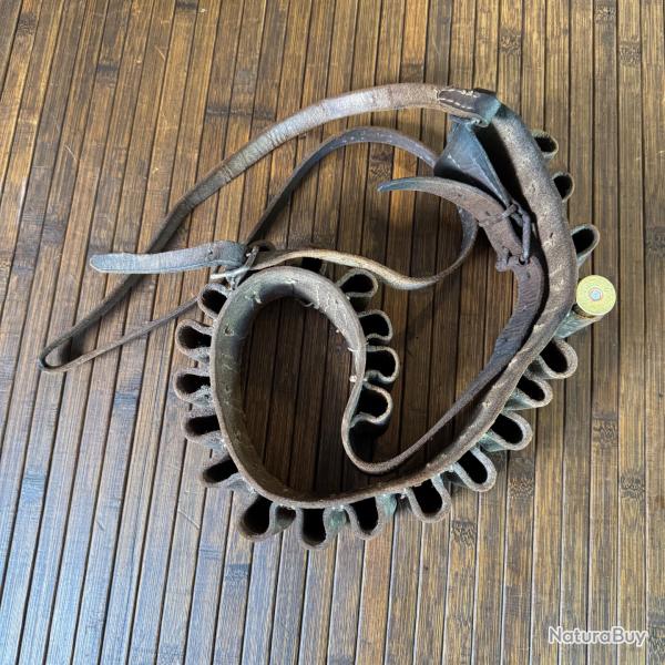 ANCIENNE CARTOUCHI�RE EN CUIR �PAIS 23 EMPLACEMENTS DE CARTOUCHE