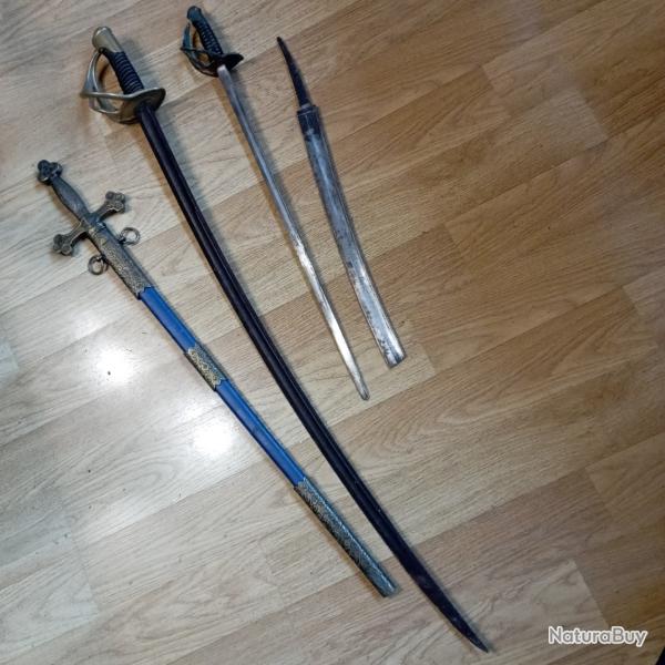 Armes blanches � restaurer et compl�ter.