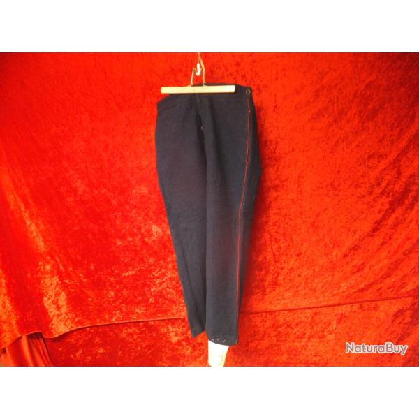 Ancien costume militaire.  pantalon militaire                                              (A8)