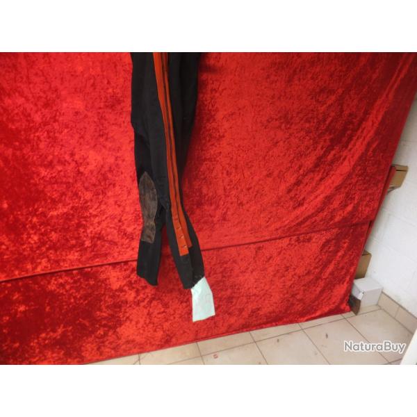 Ancien costume militaire.  pantalon militaire                                              (B5)