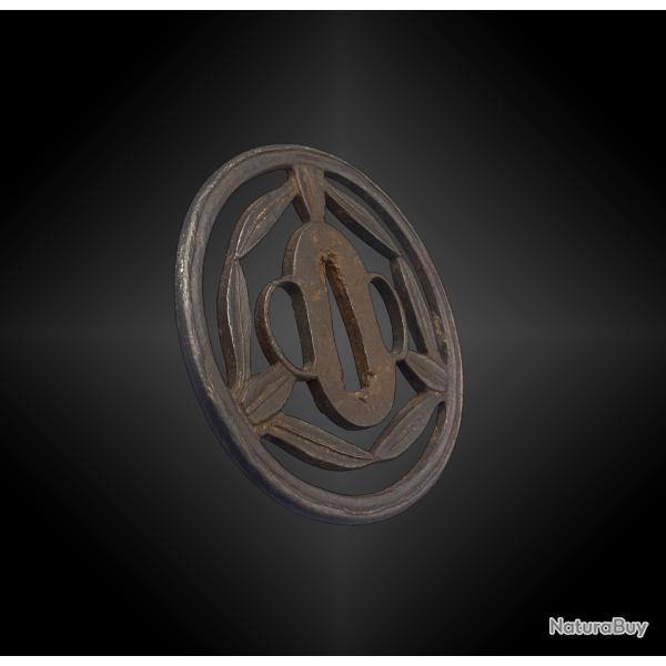 TSUBA NAGAMARU GATA. JAPON - Priode Edo (1606 - 1868) Feuilles