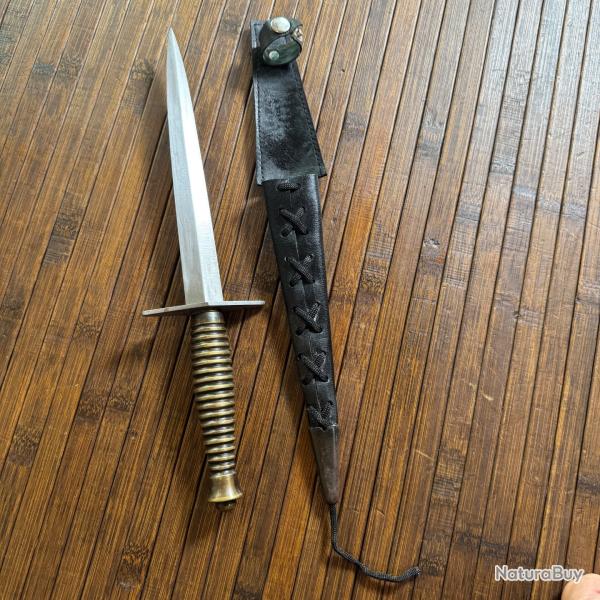 DAGUE COMBAT COMMANDOS MOD�LE BREVET� B�RETS VERT