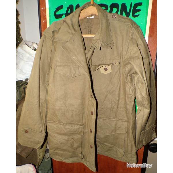 VESTE DE L'ARMEE FRANCAISE AVEC TAMPON PERIODE GUERRE INDOCHINE , TAILLE 2-6 MILITAIRE SOIT EN CIVIL