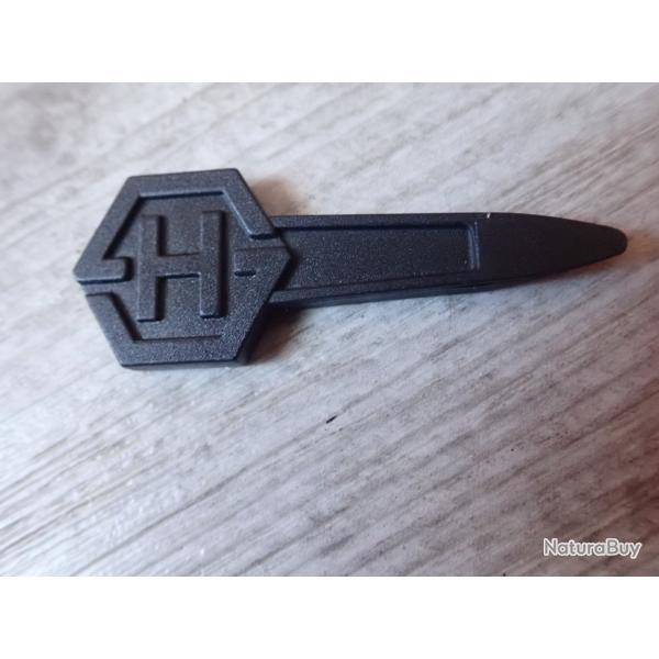 Pice pour masque  gaz suisse. A identifier