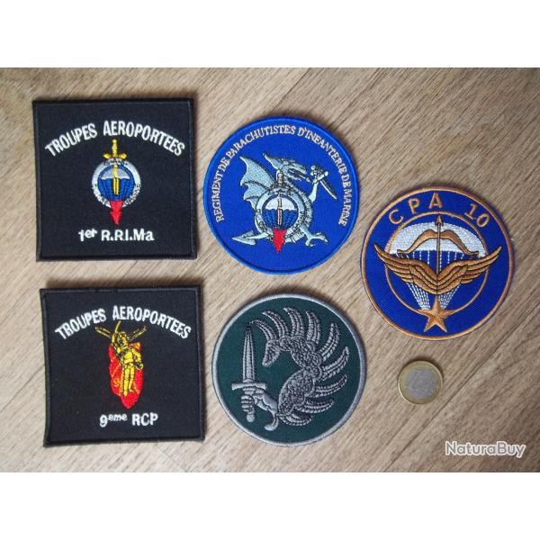 lot �cussons militaire parachutiste insignes collection