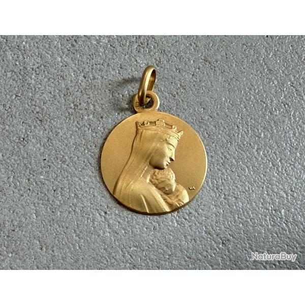 Pendentif or massif 9 carats - Marie et l'enfant - catholique - Chr�tien - m�daille